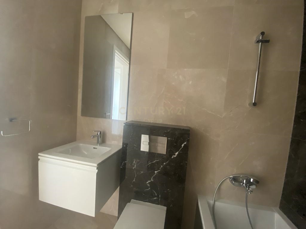 Квартира с 2 спальнями в Гермасойя, Лимасол, Кипр № 24384