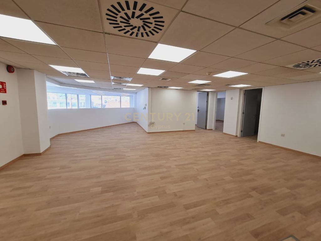 362m2 Bureau à Agios Ioannis, Limassol, Chypre No. 55328