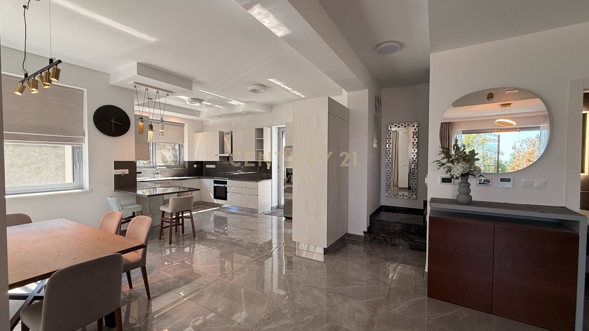 4 chambres Villa à Agios Athanasios, Limassol, Chypre No. 55323