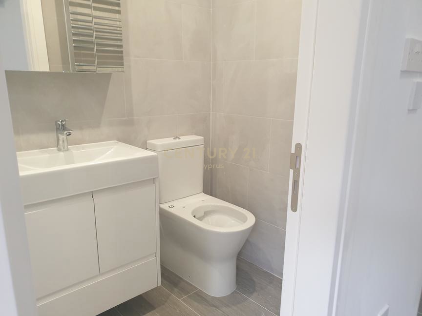 550m2 Bâtiment à Strovolos, Nicosia, Chypre No. 53751