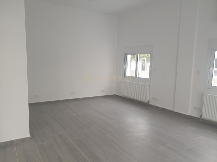 550m2 Bâtiment à Strovolos, Nicosia, Chypre No. 53751