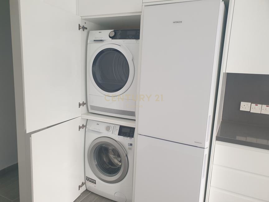 550m2 Bâtiment à Strovolos, Nicosia, Chypre No. 53751