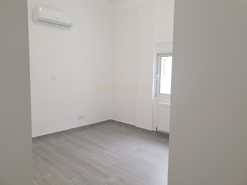 550m2 Bâtiment à Strovolos, Nicosia, Chypre No. 53751