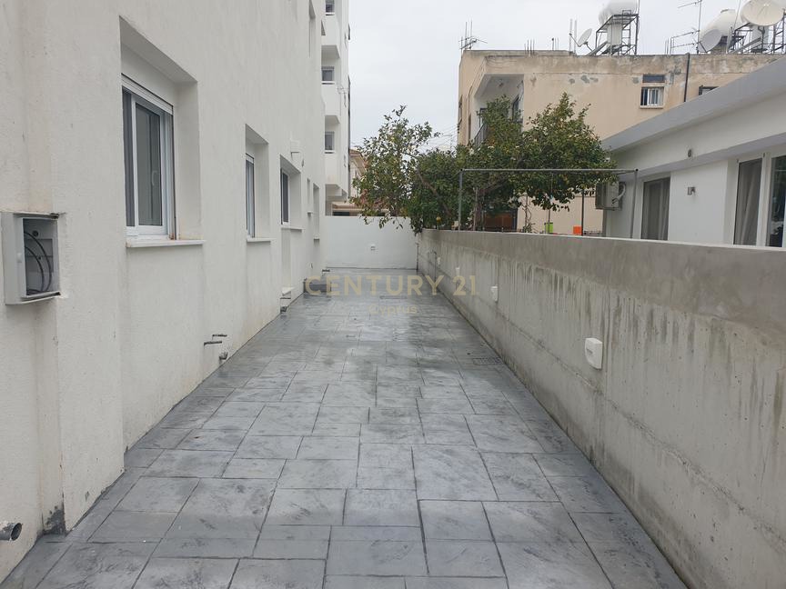 550m2 Bâtiment à Strovolos, Nicosia, Chypre No. 53751