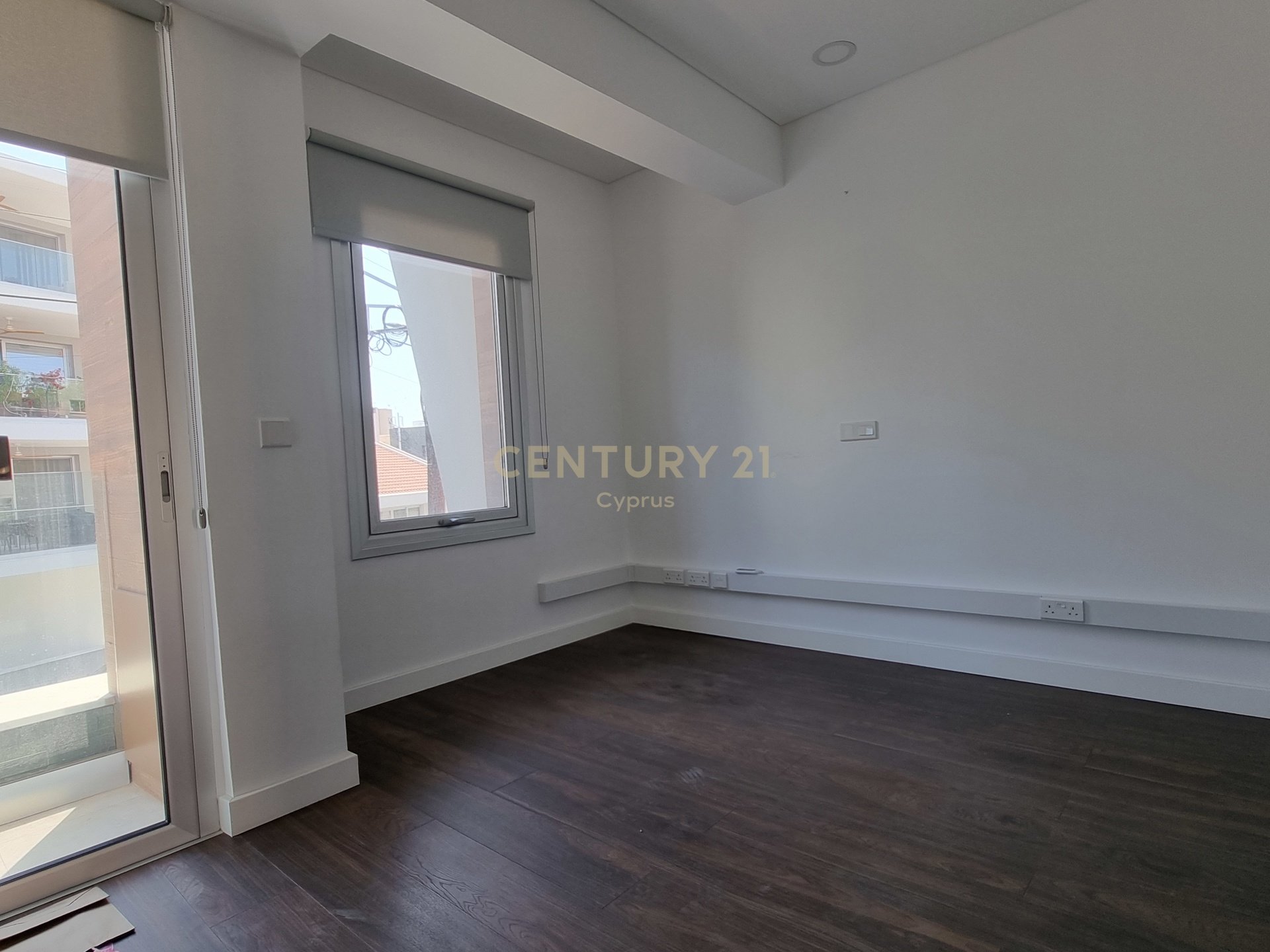 180m2 Bureau à Mesa Geitonia, Limassol, Chypre No. 53490