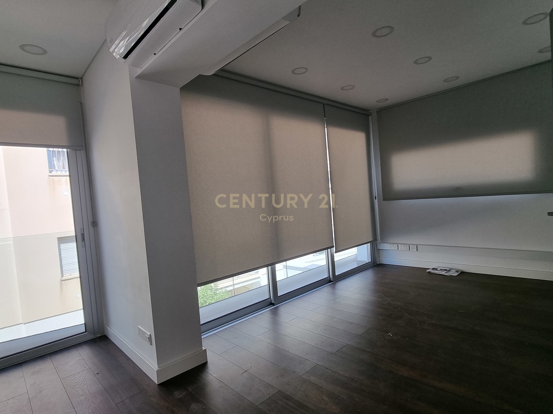 180m2 Bureau à Mesa Geitonia, Limassol, Chypre No. 53490