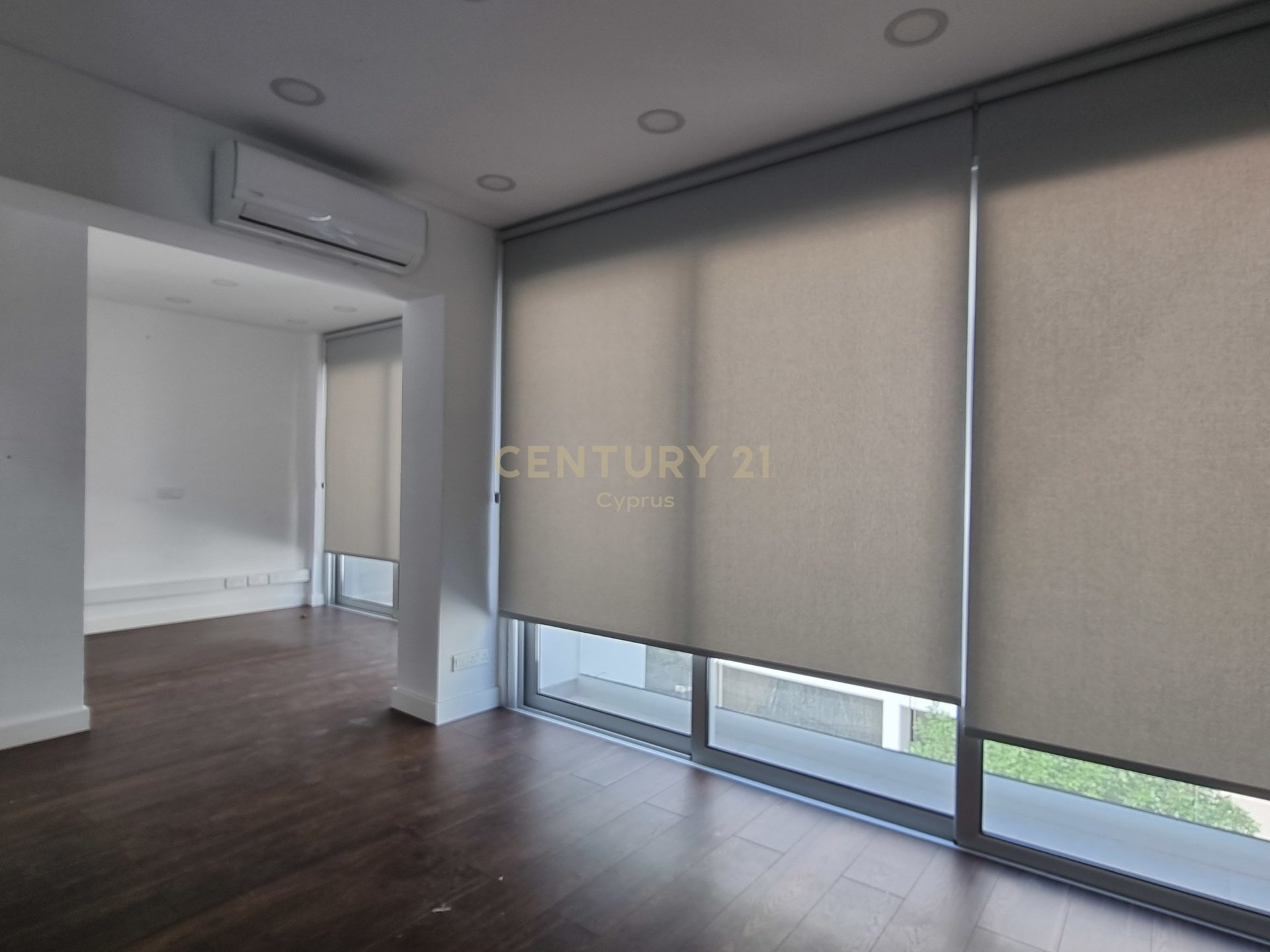 180m2 Bureau à Mesa Geitonia, Limassol, Chypre No. 53490