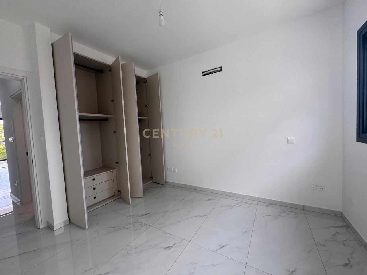 2 bedrooms Penthouse in Limassol, Cyprus No. 55970