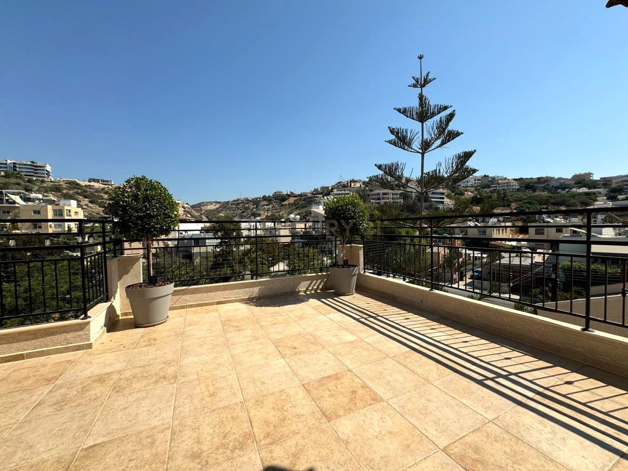 3 bedrooms Penthouse in Limassol, Cyprus No. 33734