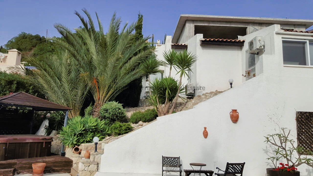 3 bedrooms Villa in Tala, Paphos, Cyprus No. 27470