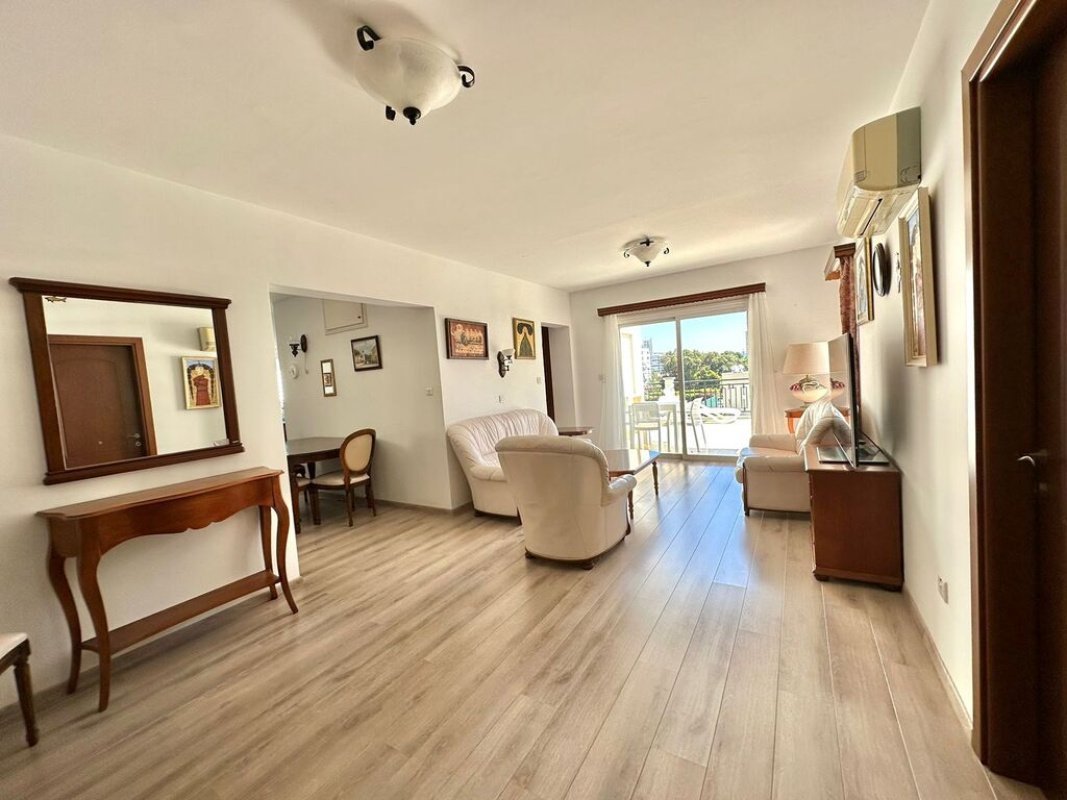 4 bedrooms Apartment in Limassol, Cyprus No. 38177