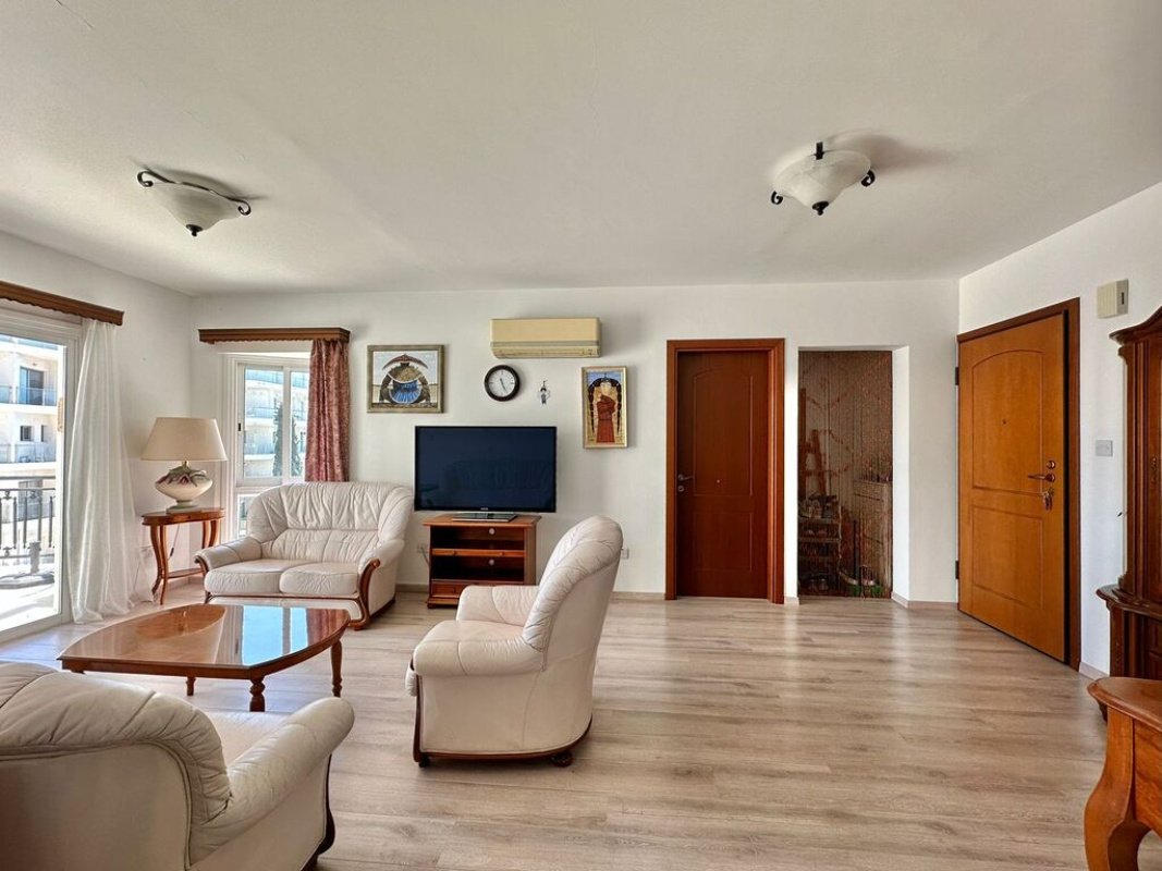 4 bedrooms Apartment in Limassol, Cyprus No. 38177