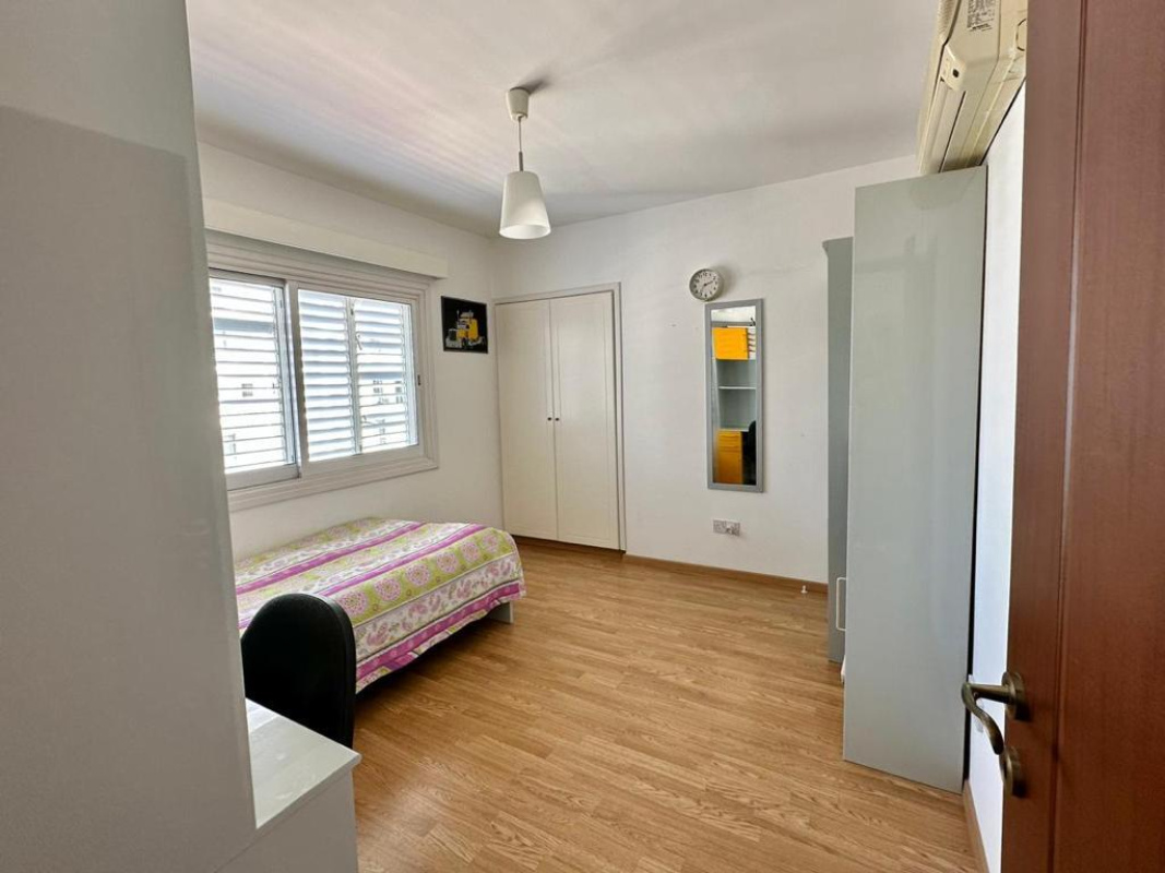 4 bedrooms Apartment in Limassol, Cyprus No. 38177