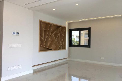 3 bedrooms Apartment in Limassol, Cyprus No. 38566