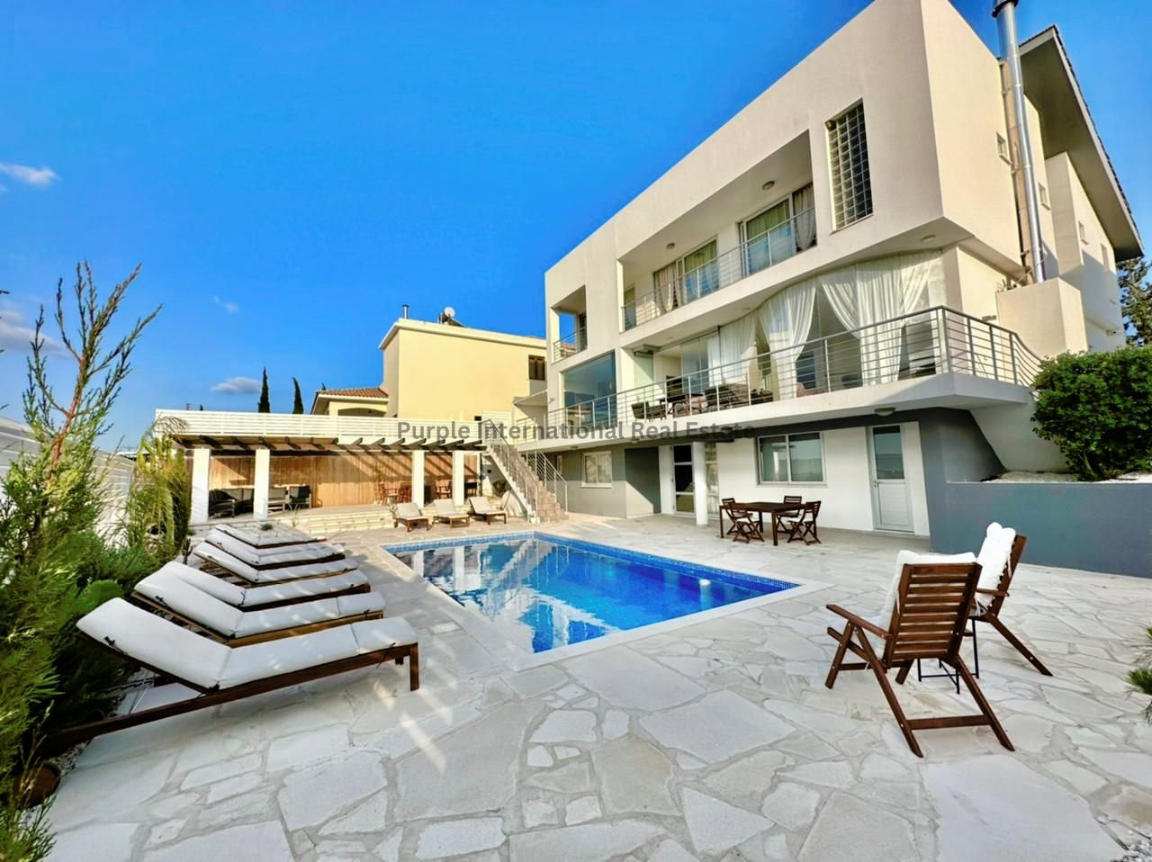 5 bedrooms Villa in Aradippou, Larnaka, Cyprus No. 35180