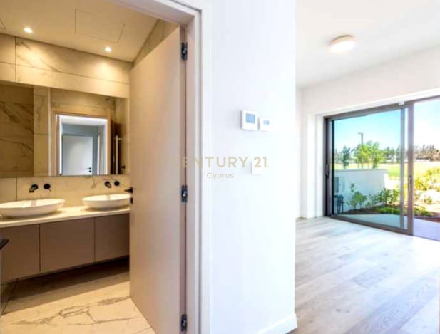 2 bedrooms Apartment in Tserkezoi, Limassol, Cyprus No. 55307