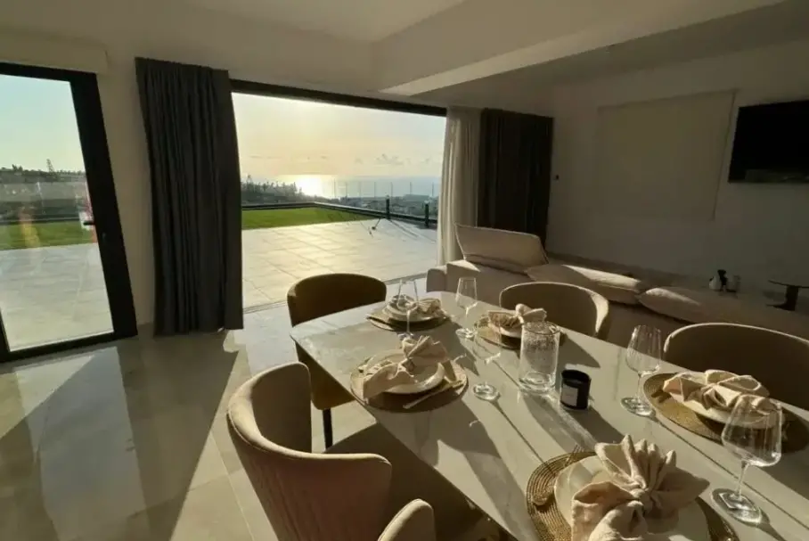 3 bedrooms Penthouse in Chloraka, Paphos, Cyprus No. 27595