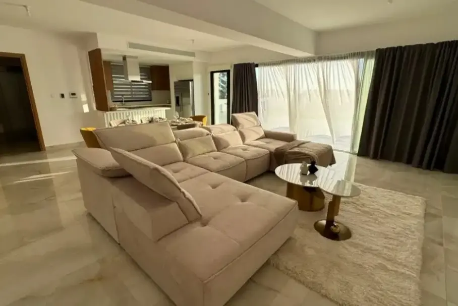 3 bedrooms Penthouse in Chloraka, Paphos, Cyprus No. 27595