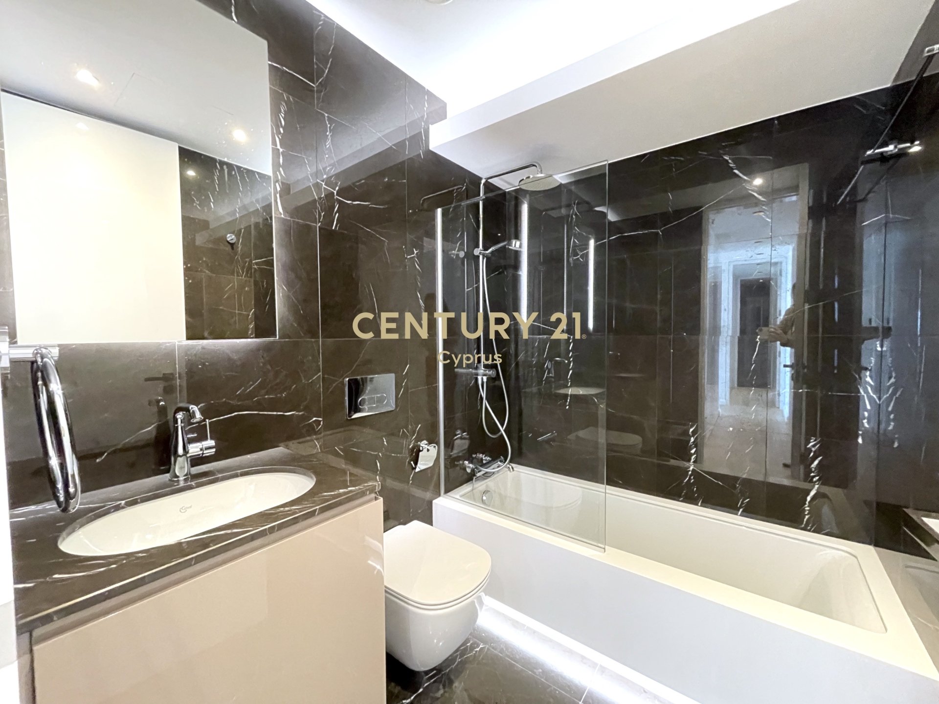 3 dormitorios Apartamento en Larnaca, Larnaka, Chipre No. 54408