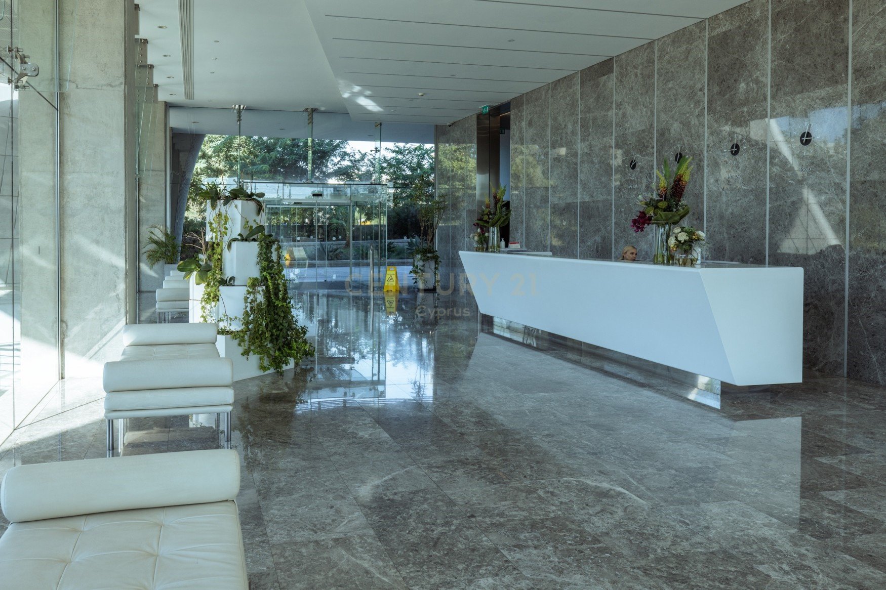 80m2 Bureau à Agios Athanasios, Limassol, Chypre No. 55797