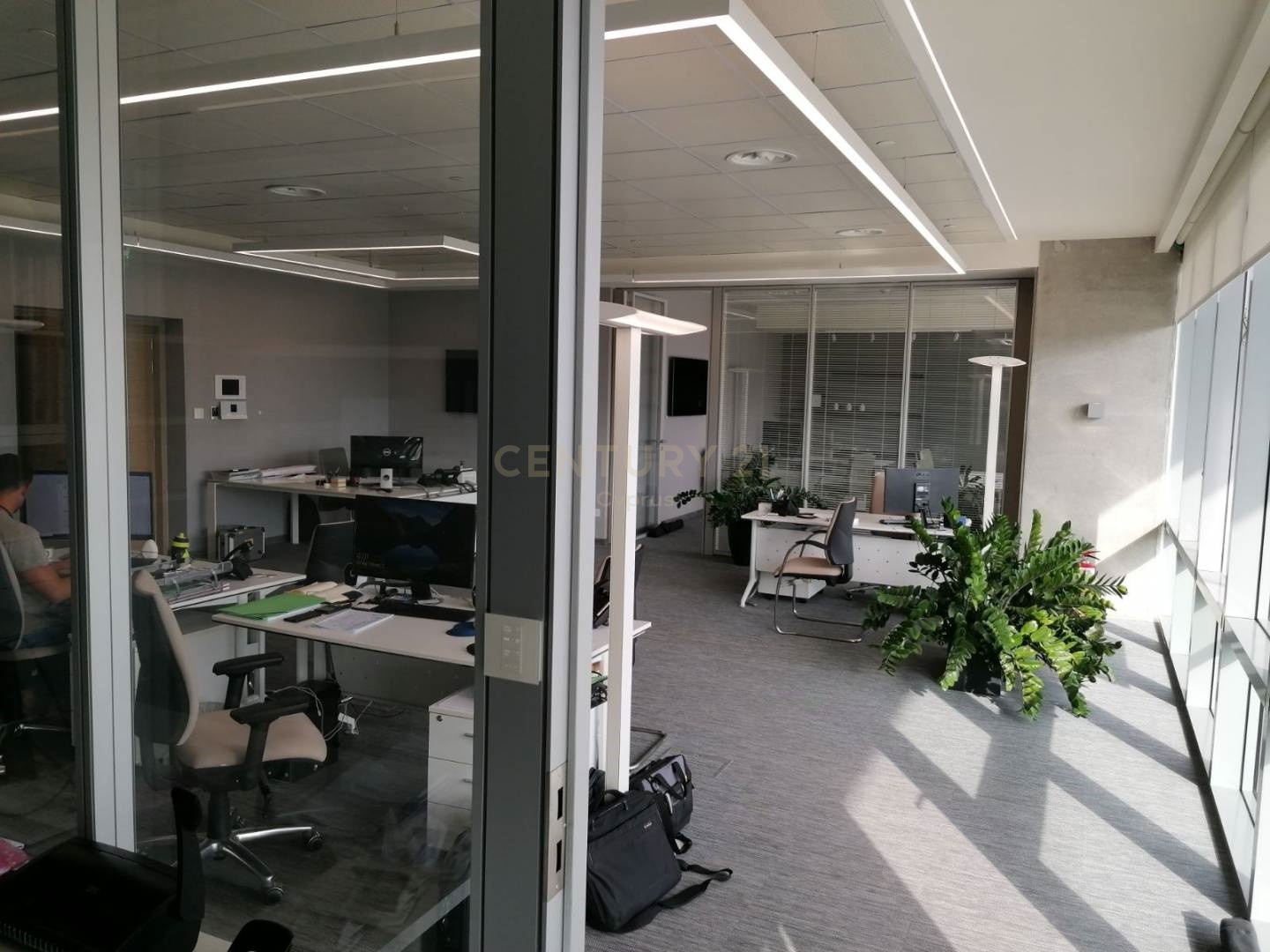80m2 Bureau à Agios Athanasios, Limassol, Chypre No. 55797