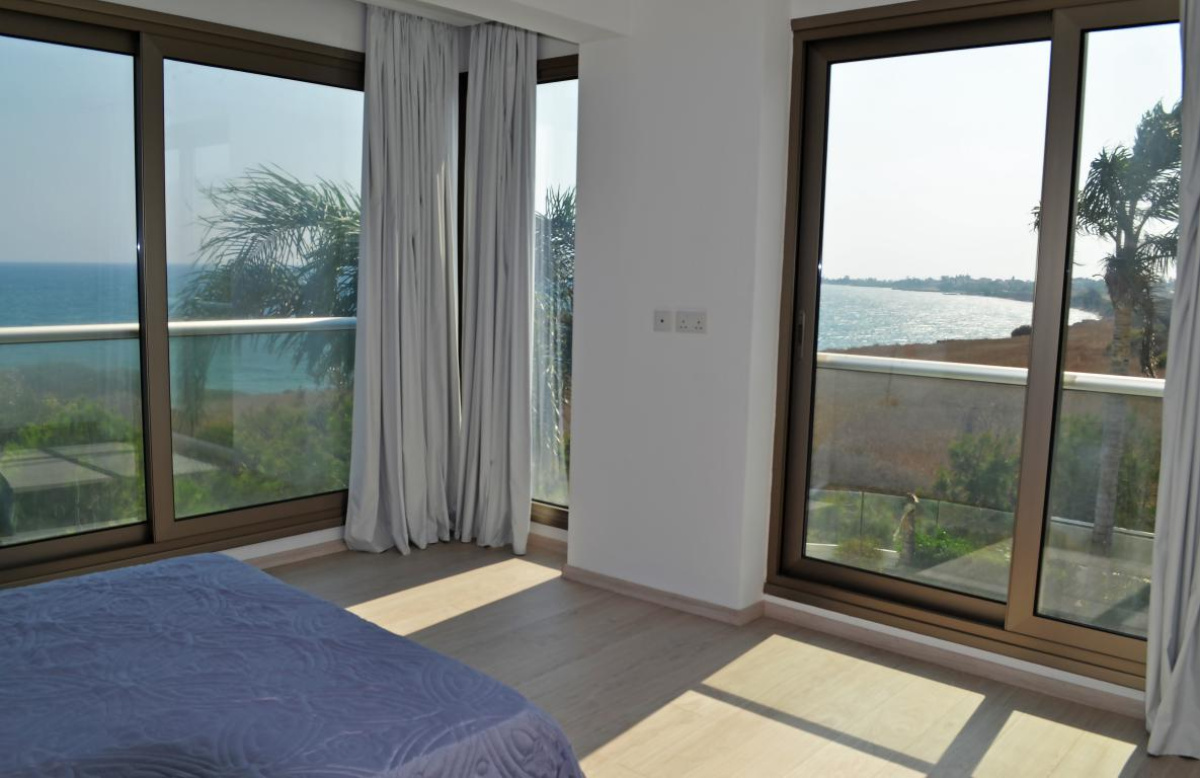 3 bedrooms Villa in Larnaca, Larnaka, Cyprus No. 38644