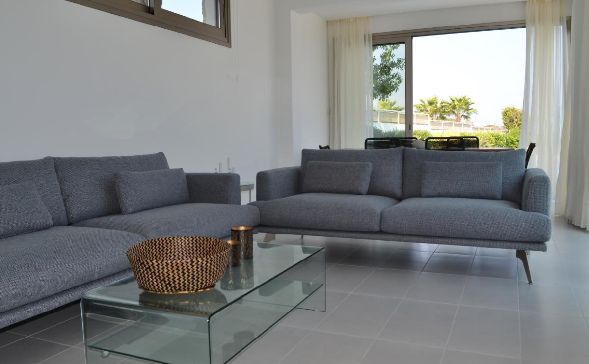 3 bedrooms Villa in Larnaca, Larnaka, Cyprus No. 38644