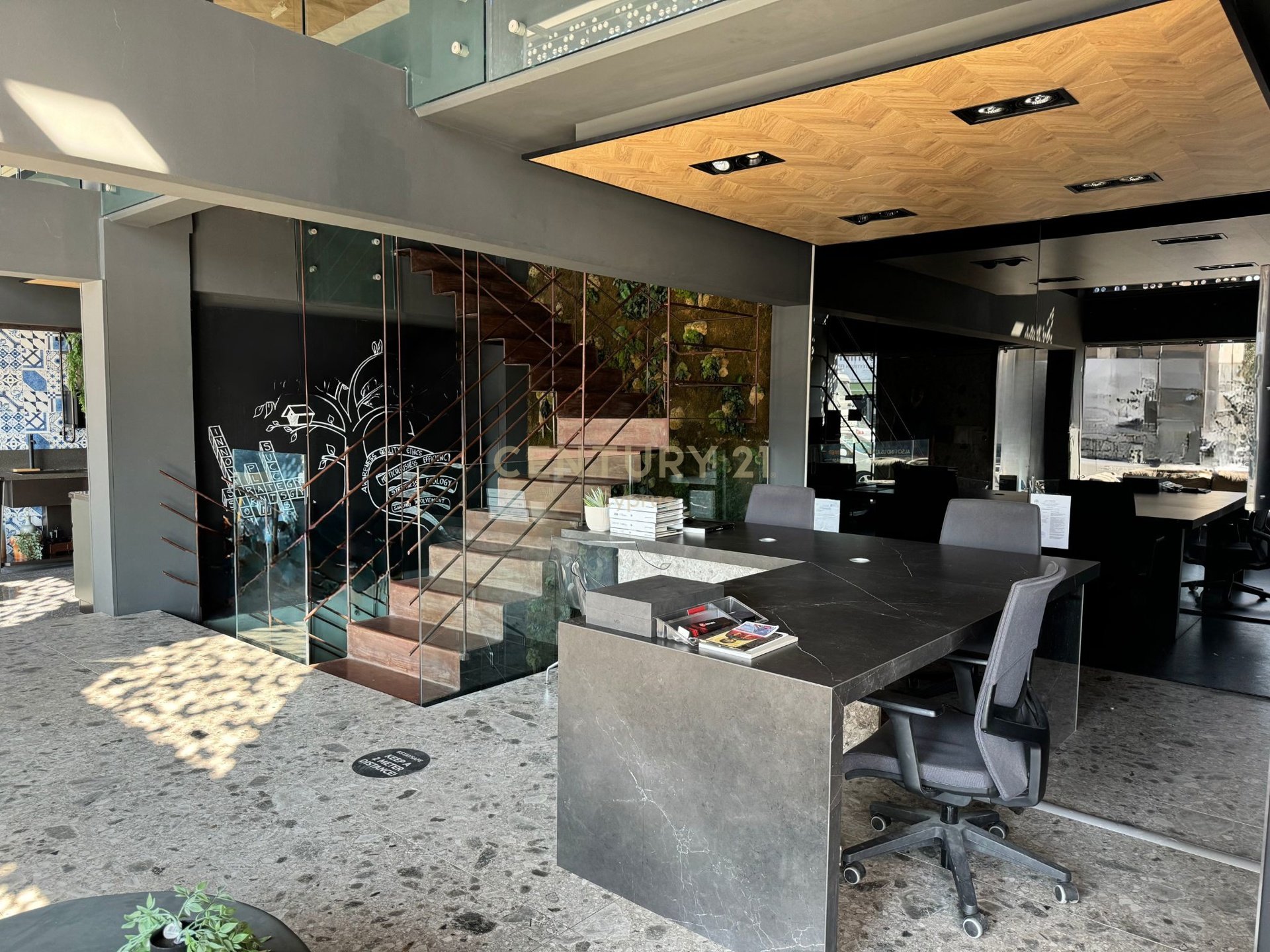 567m2 Boutique à Germasogeia, Limassol, Chypre No. 55949