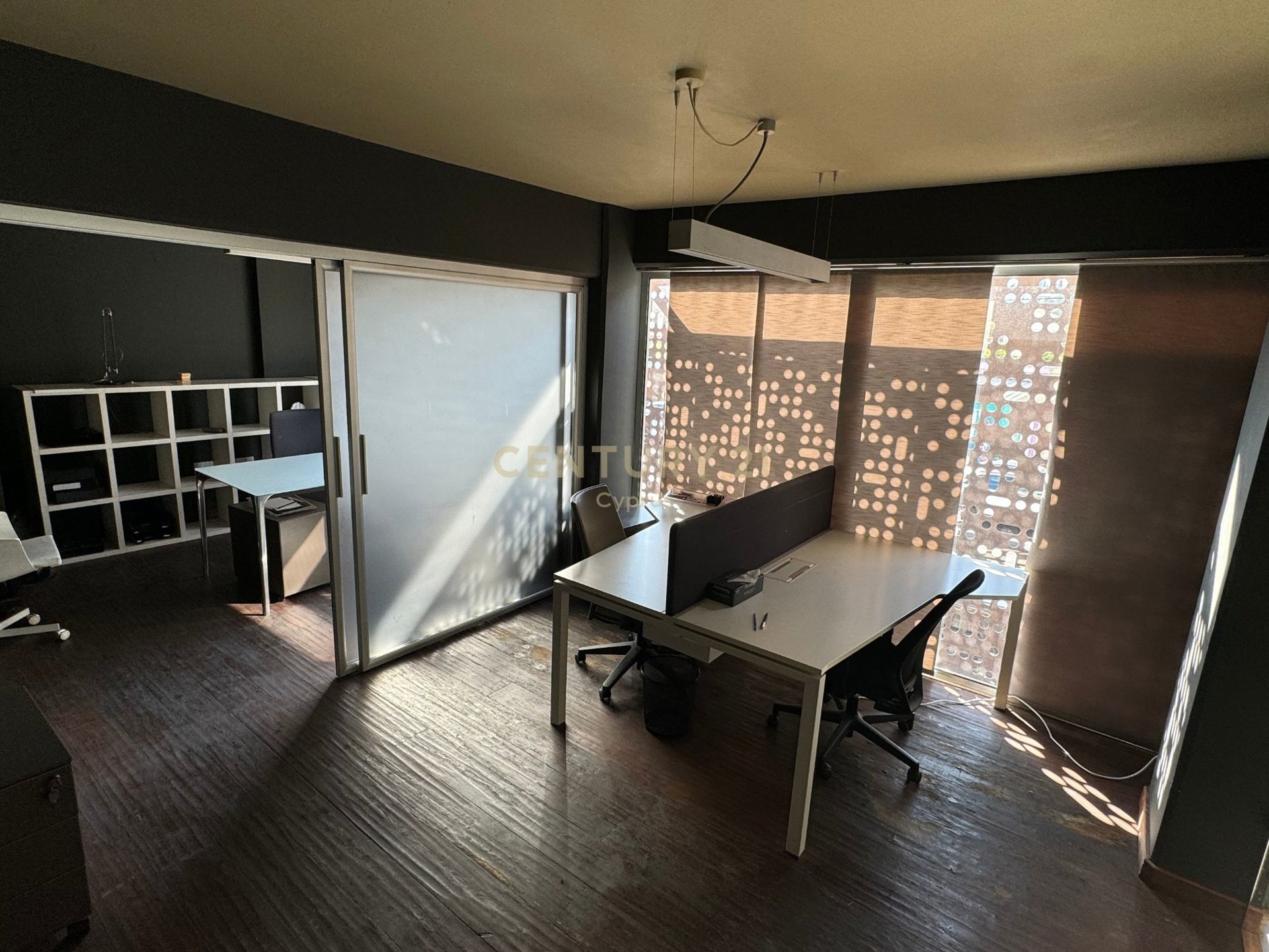 567m2 Boutique à Germasogeia, Limassol, Chypre No. 55949