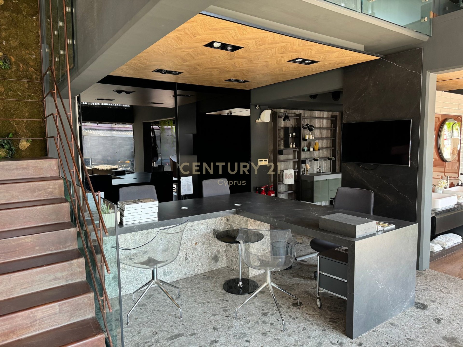567m2 Boutique à Germasogeia, Limassol, Chypre No. 55949