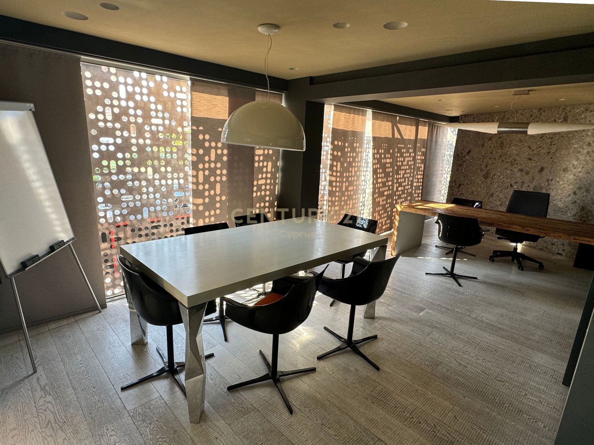 567m2 Boutique à Germasogeia, Limassol, Chypre No. 55949