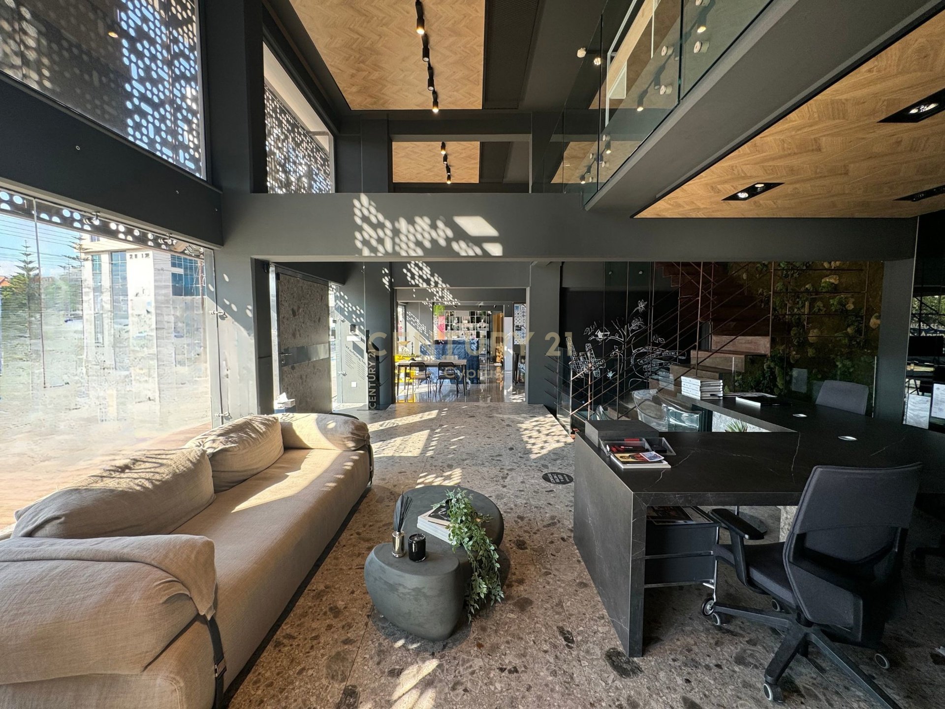 567m2 Boutique à Germasogeia, Limassol, Chypre No. 55949