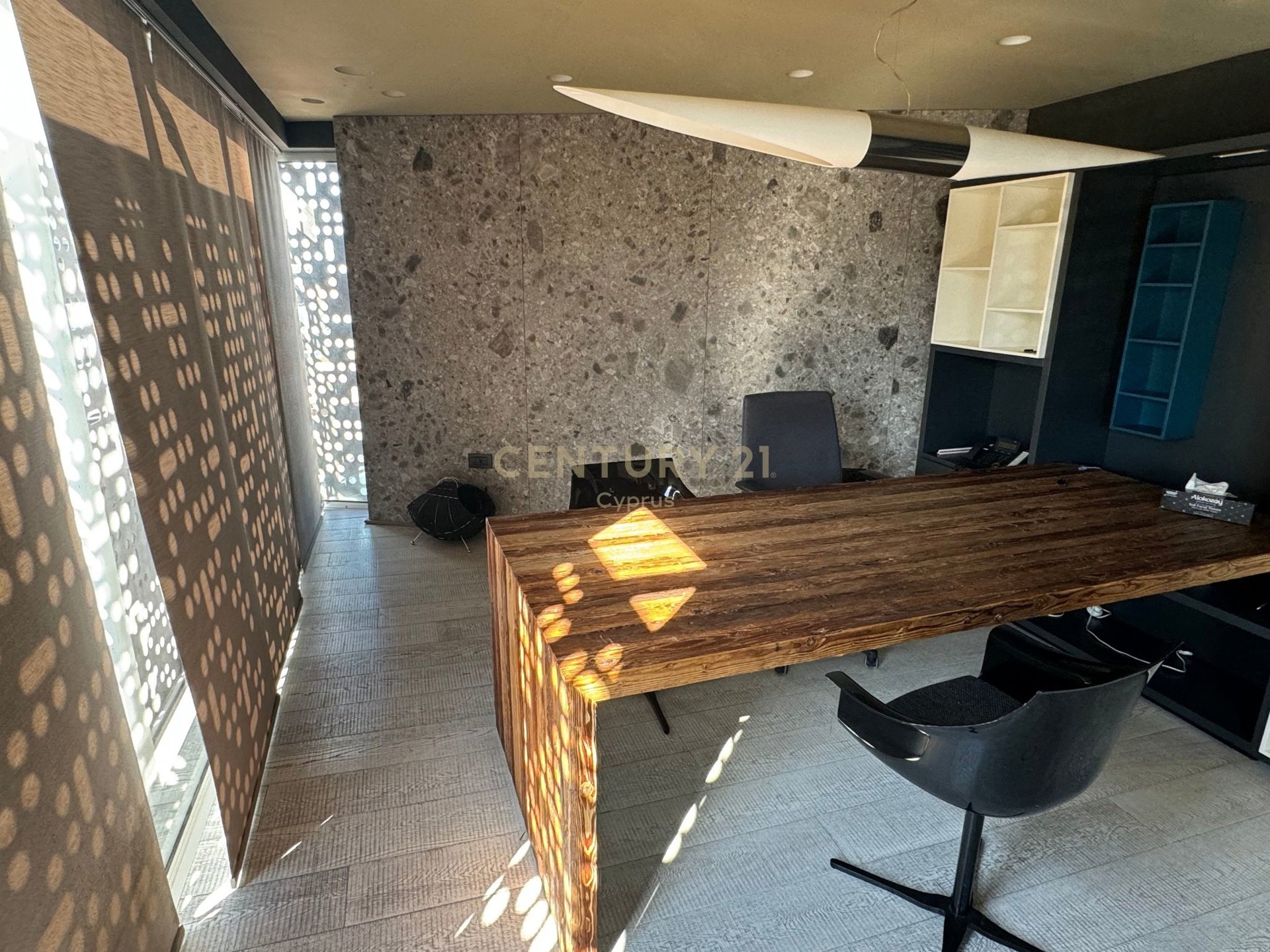 567m2 Boutique à Germasogeia, Limassol, Chypre No. 55949