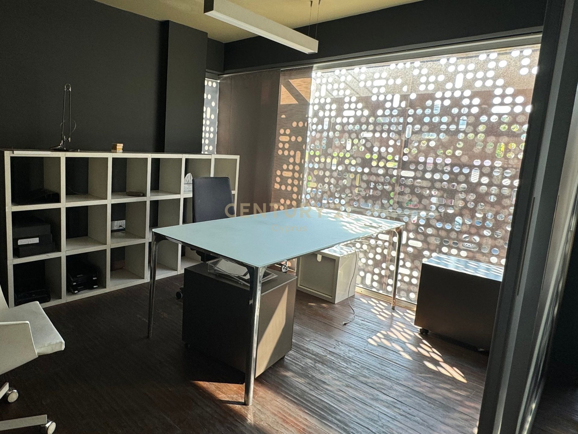 567m2 Boutique à Germasogeia, Limassol, Chypre No. 55949