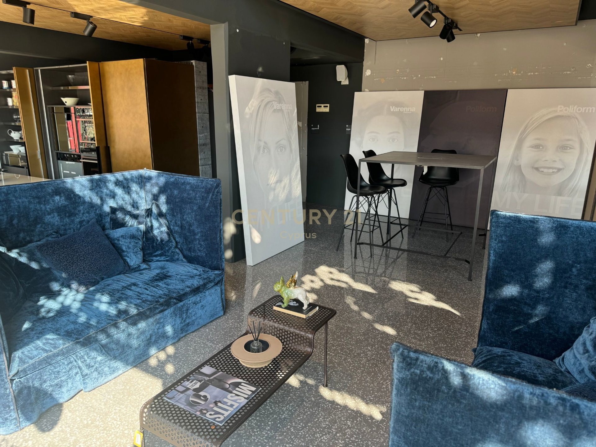 567m2 Boutique à Germasogeia, Limassol, Chypre No. 55949