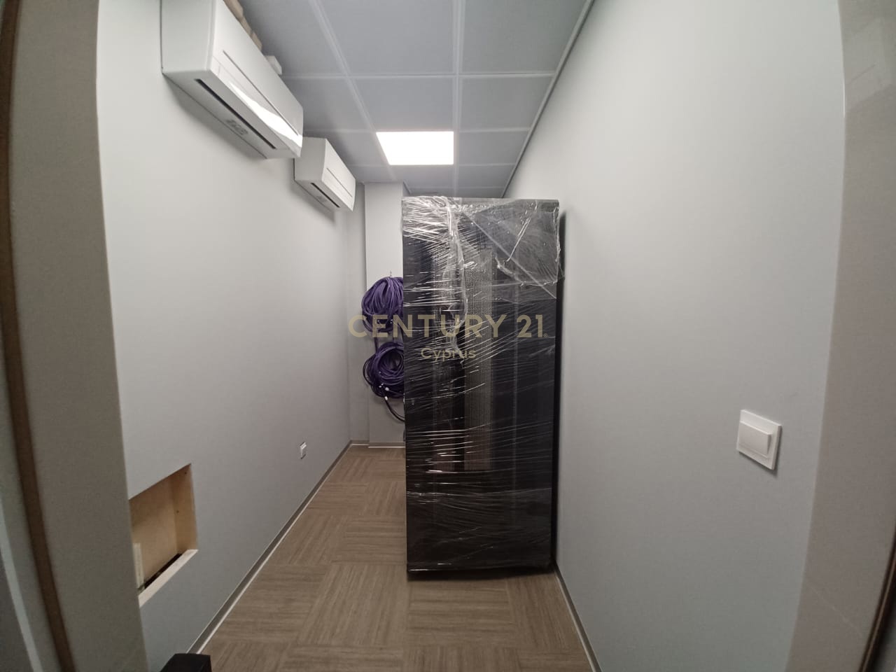 330m2 Oficina en Agios Athanasios, Limassol, Chipre No. 54233