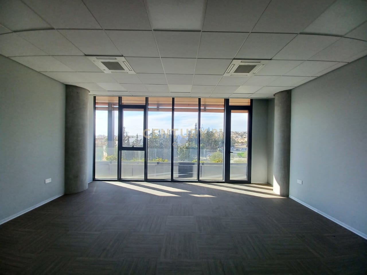330m2 Oficina en Agios Athanasios, Limassol, Chipre No. 54233