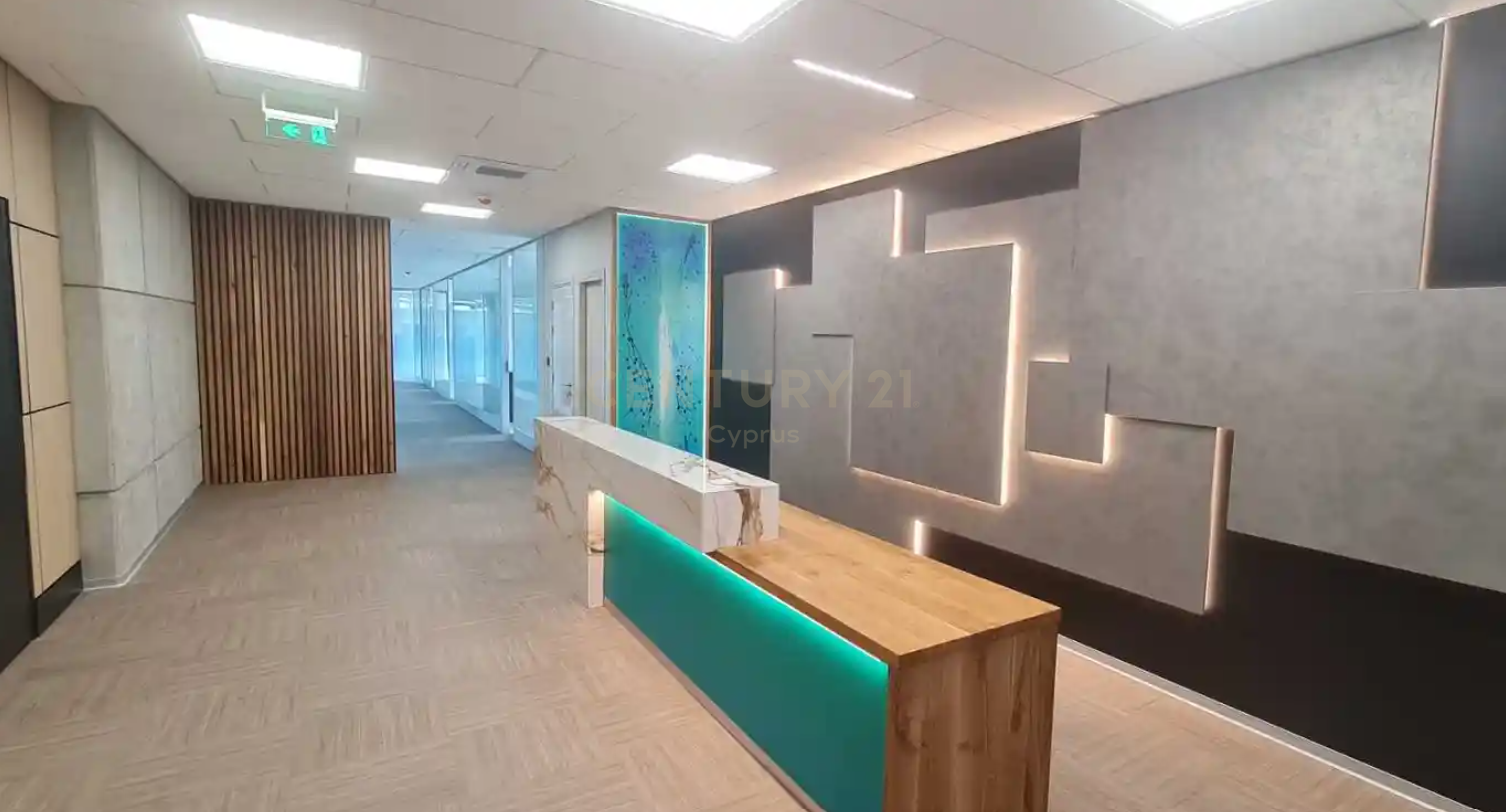 330m2 Oficina en Agios Athanasios, Limassol, Chipre No. 54233