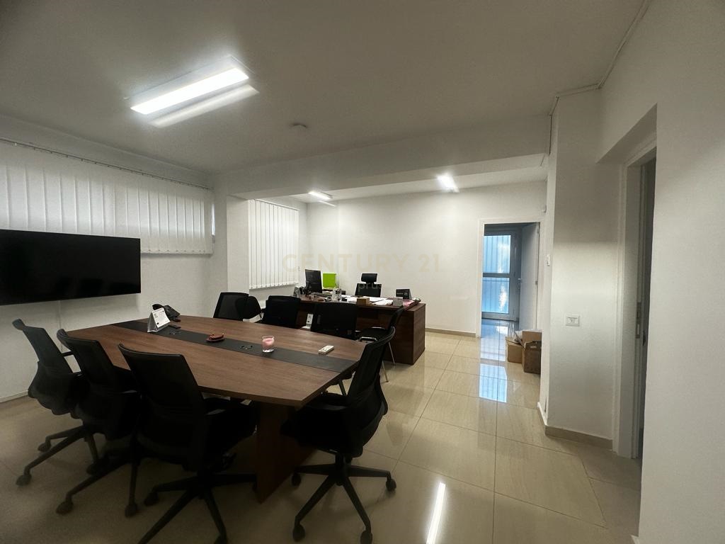113m2 Tienda en Limassol, Chipre No. 53881
