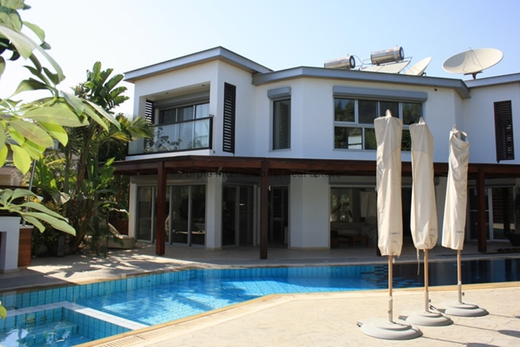 3 chambres Villa à Agios Tychonas, Limassol, Chypre No. 37794