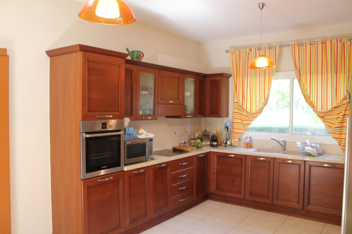 3 bedrooms Villa in Limassol, Cyprus No. 38497