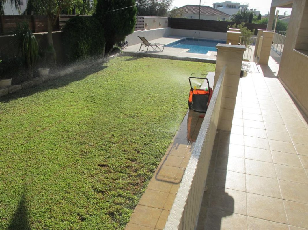 5 bedrooms Villa in Limassol, Cyprus No. 38320