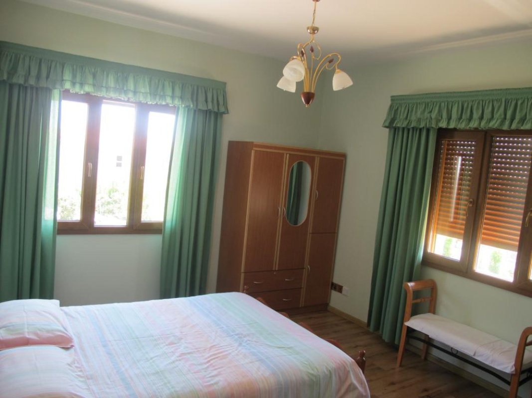 5 bedrooms Villa in Limassol, Cyprus No. 38320