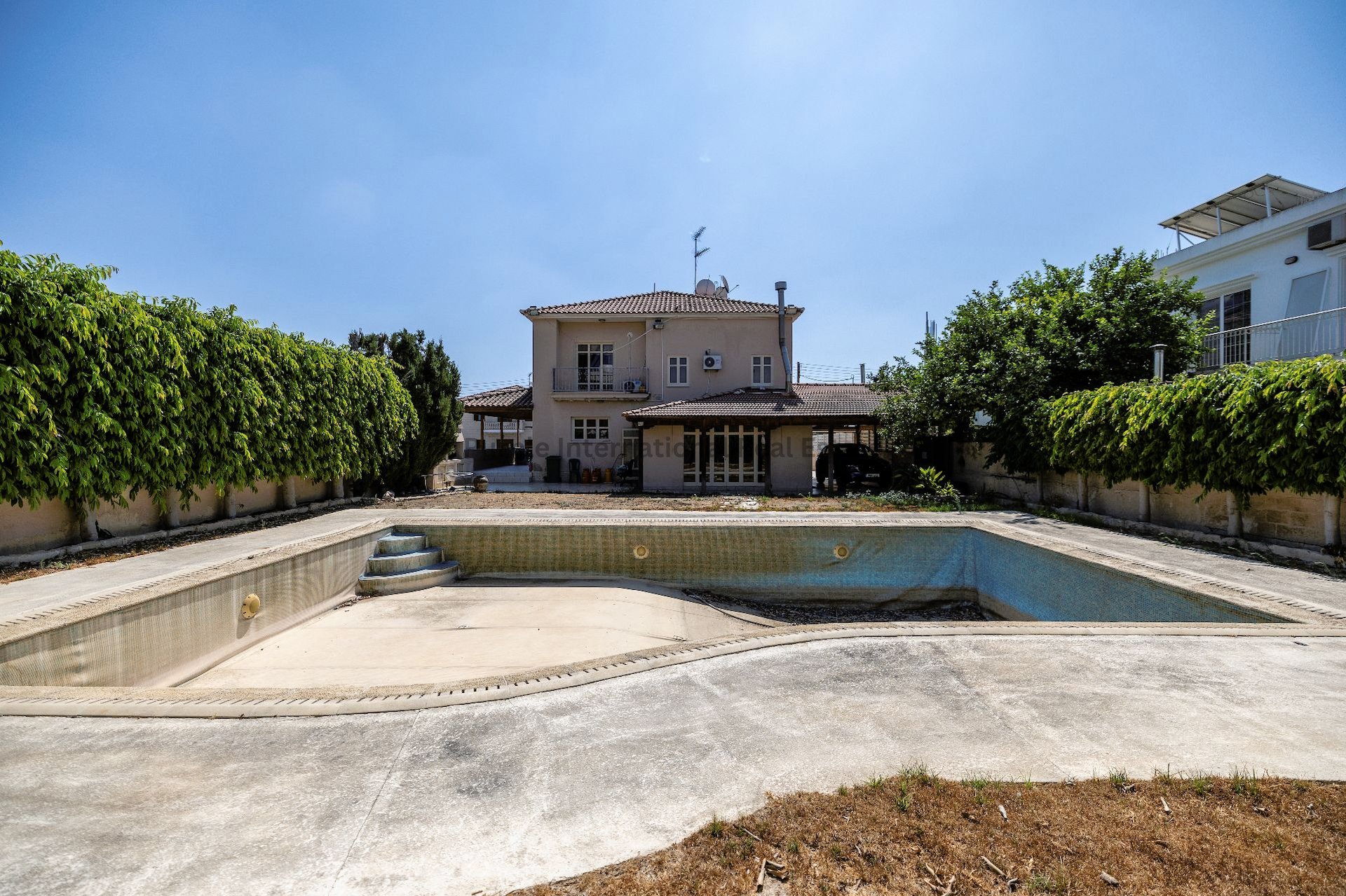 4 bedrooms Villa in Aradippou, Larnaka, Cyprus No. 35296