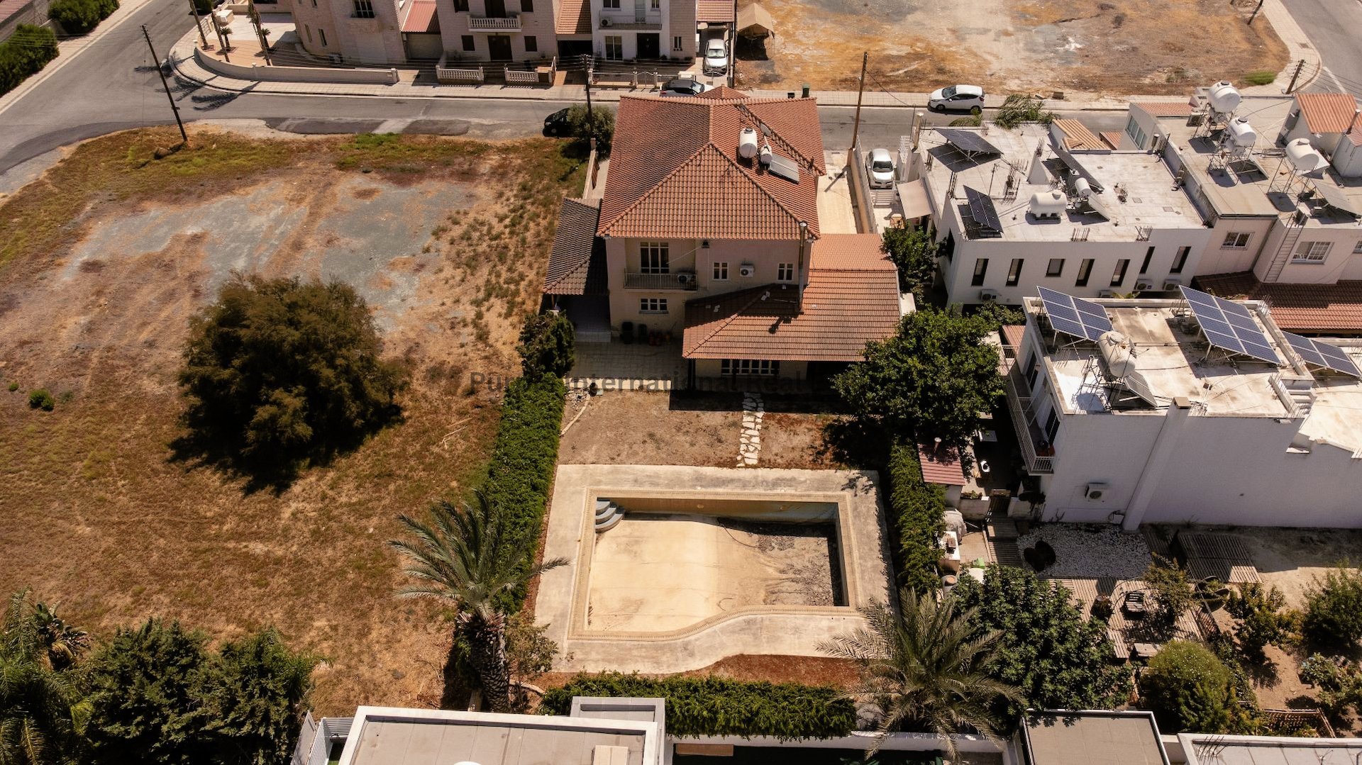 4 bedrooms Villa in Aradippou, Larnaka, Cyprus No. 35296