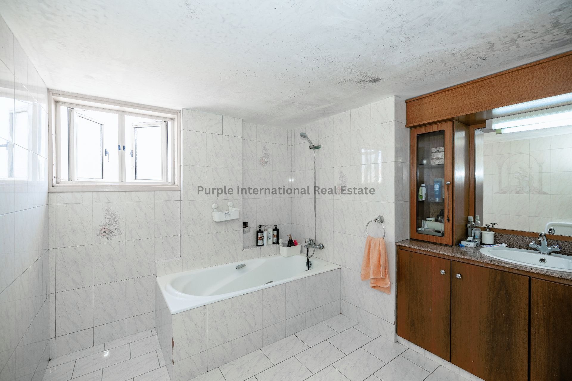 4 bedrooms Villa in Aradippou, Larnaka, Cyprus No. 35296
