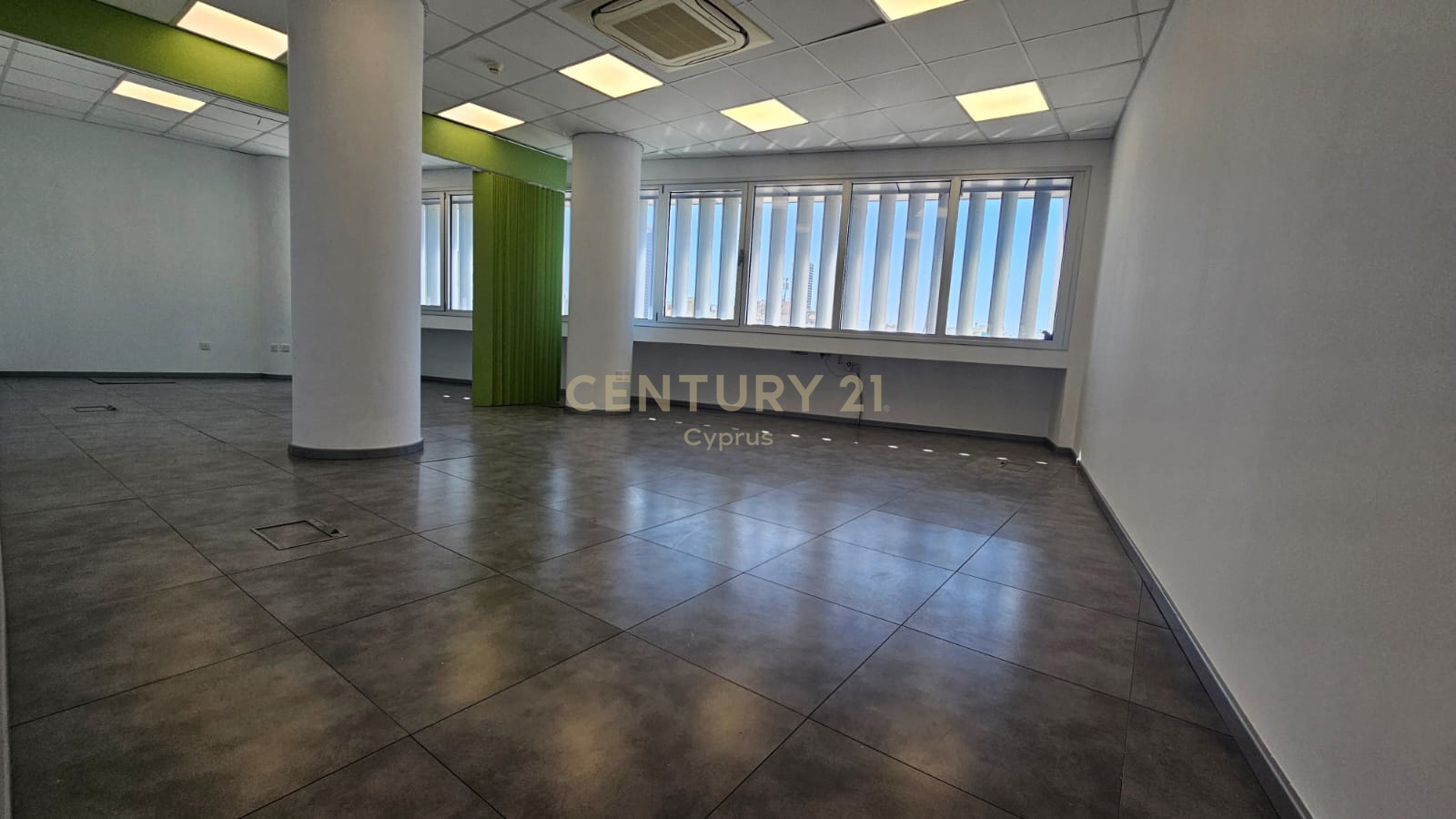 434m2 Bureau à Agios Athanasios, Limassol, Chypre No. 55556