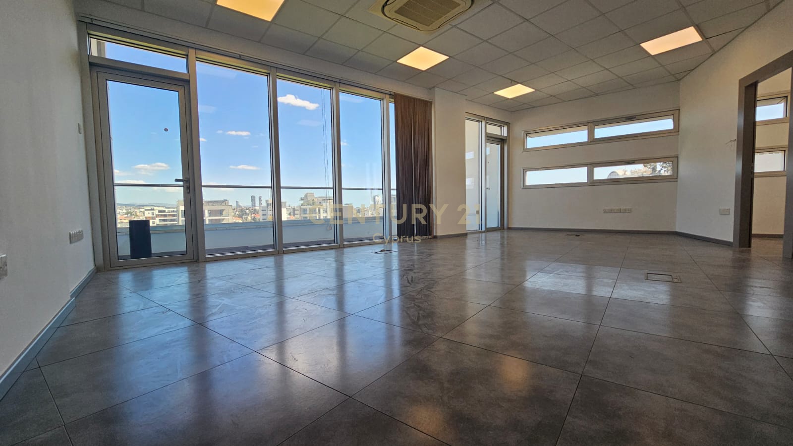 434m2 Bureau à Agios Athanasios, Limassol, Chypre No. 55556