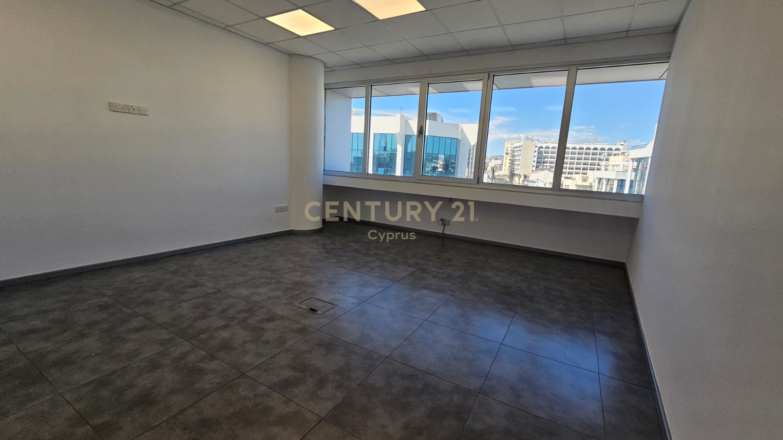 434m2 Bureau à Agios Athanasios, Limassol, Chypre No. 55556