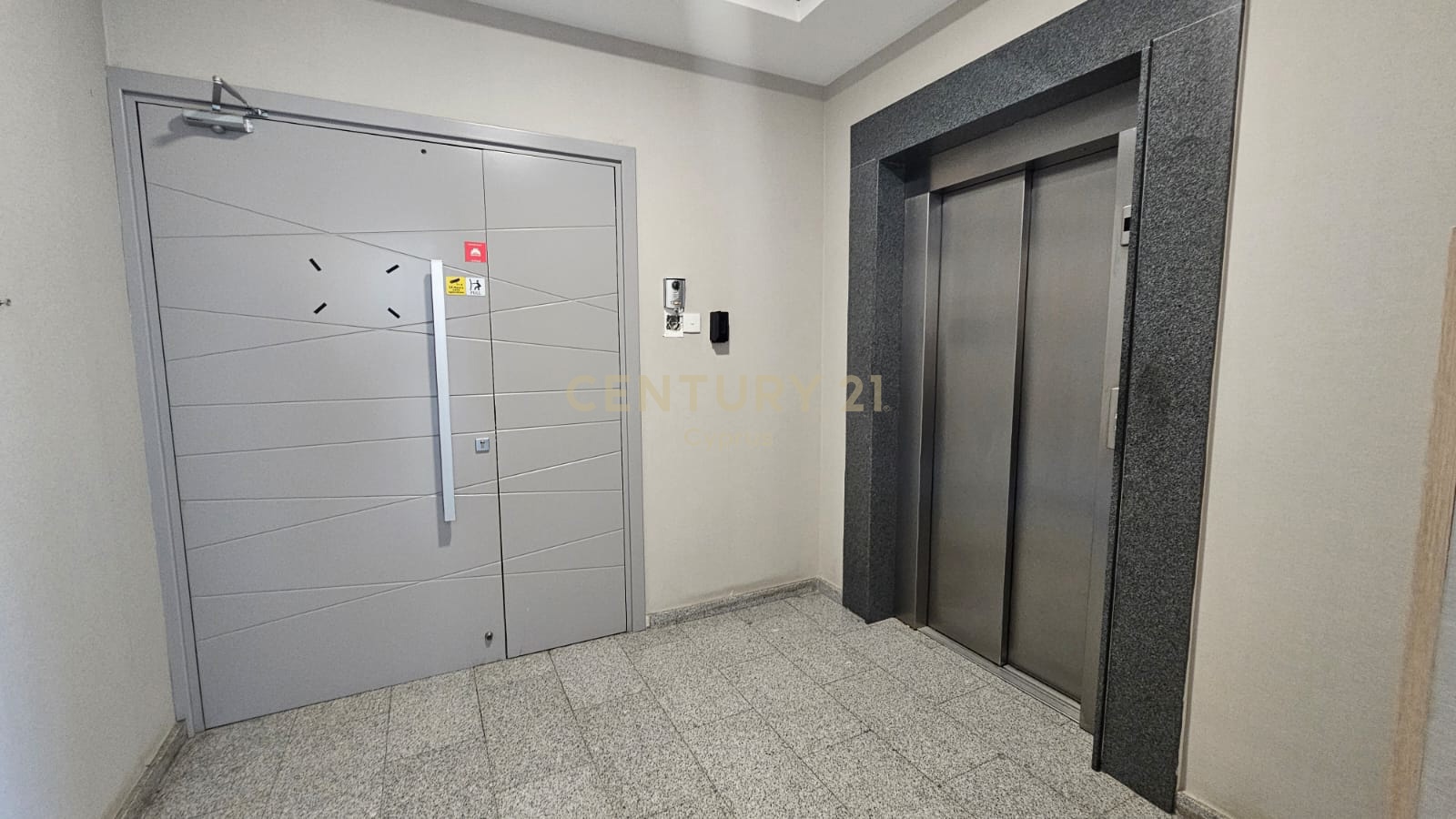 434m2 Bureau à Agios Athanasios, Limassol, Chypre No. 55556